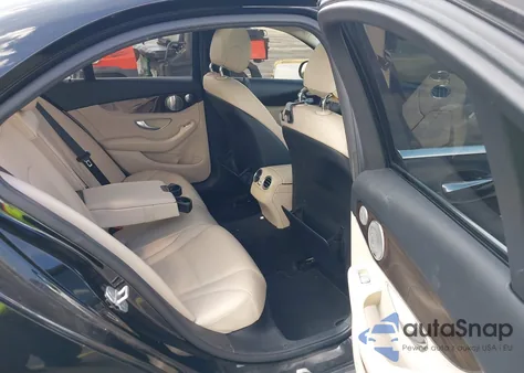 2015 Mercedes-Benz C 300 4Matic/Luxury 4Matic/Sport 4Matic z USA, uszkodzony, nr VIN 55SWF4KB5FU031879